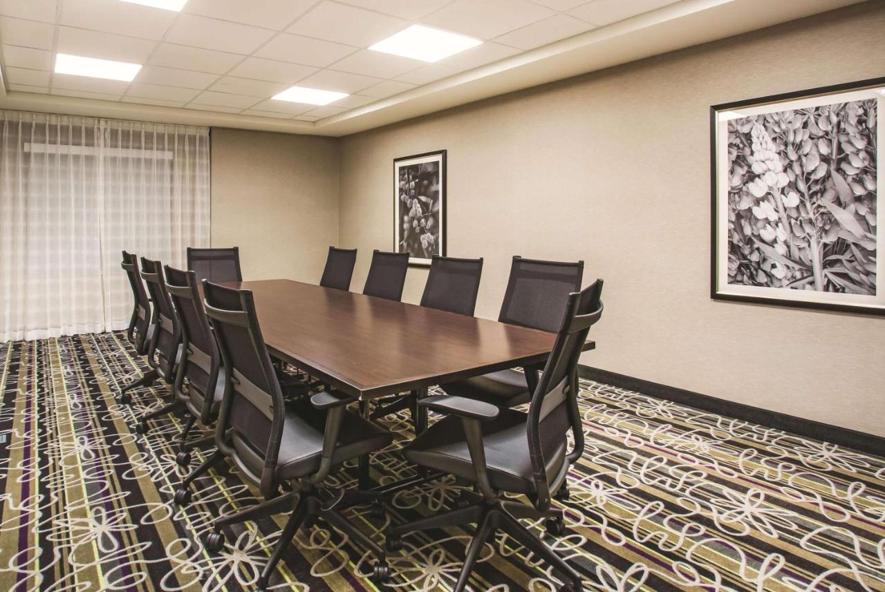 La Quinta By Wyndham Las Vegas Summerlin Tech Экстерьер фото