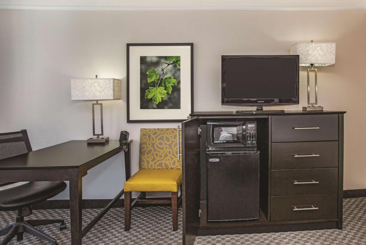 La Quinta By Wyndham Las Vegas Summerlin Tech Экстерьер фото