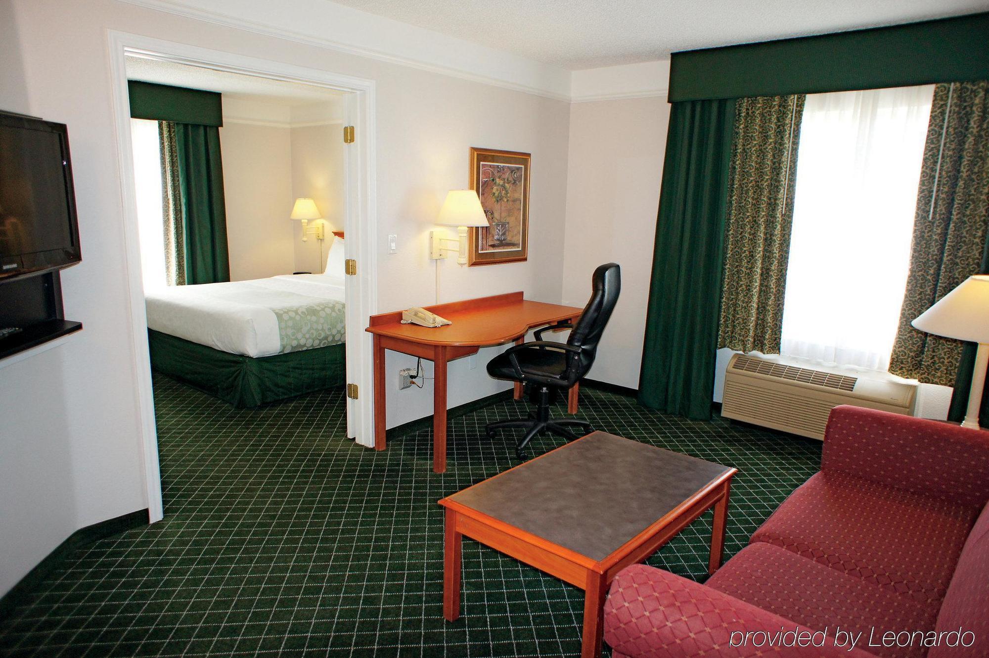 La Quinta By Wyndham Las Vegas Summerlin Tech Экстерьер фото
