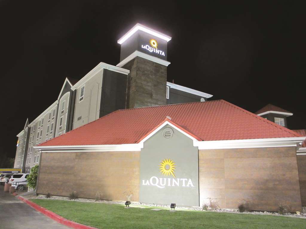 La Quinta By Wyndham Las Vegas Summerlin Tech Экстерьер фото